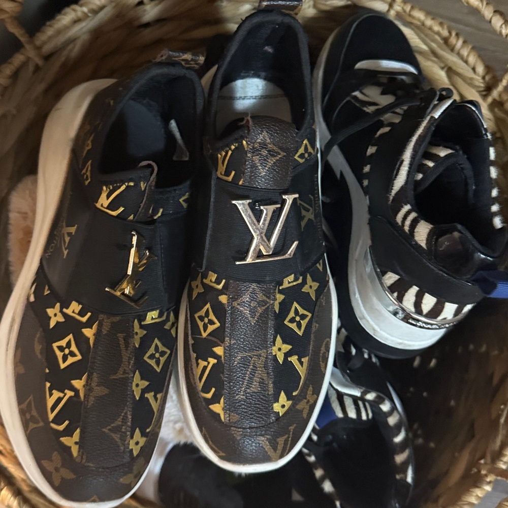 Woman’s shoe size 7, Michael, Kors, and other - Picture 3 of 4